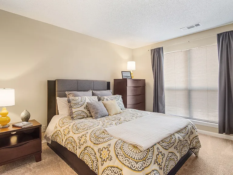 Poplar Place — Photo 11