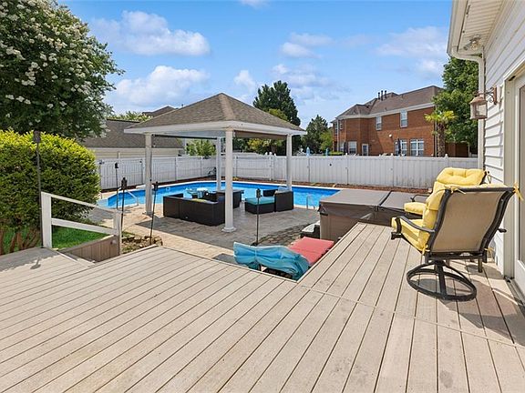 5th image of 803 Gresham Way