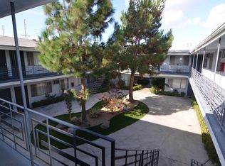 6830 Woodley Ave APT 17, Van Nuys, CA 91406