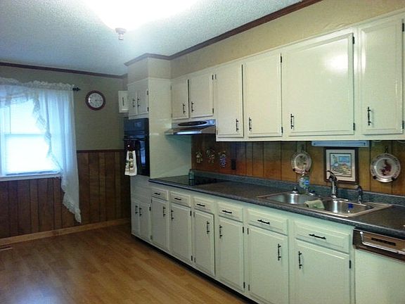 2nd image of 326 Whites Bend Ln