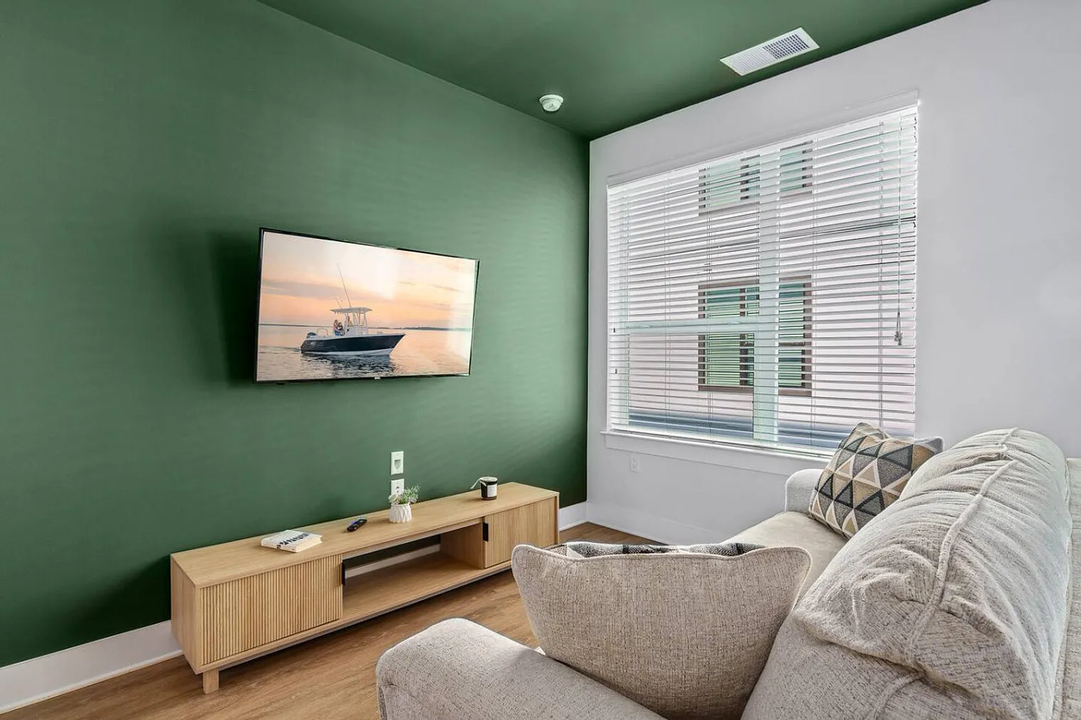 Studio, 1.0 bath, 602 sqft, $3,487 — Photo 2