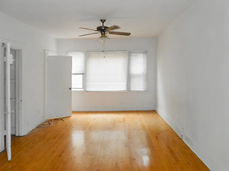 2730 N Wayne Ave — Photo 14