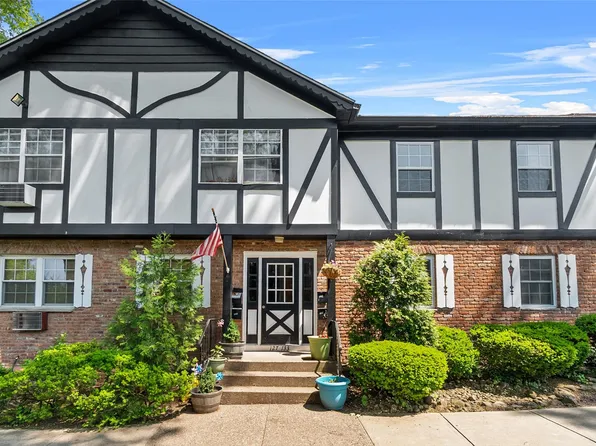 129 Parkside Drive, Suffern, NY 10901