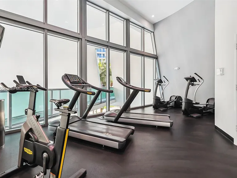 6000 Collins Ave #306 — Photo 38