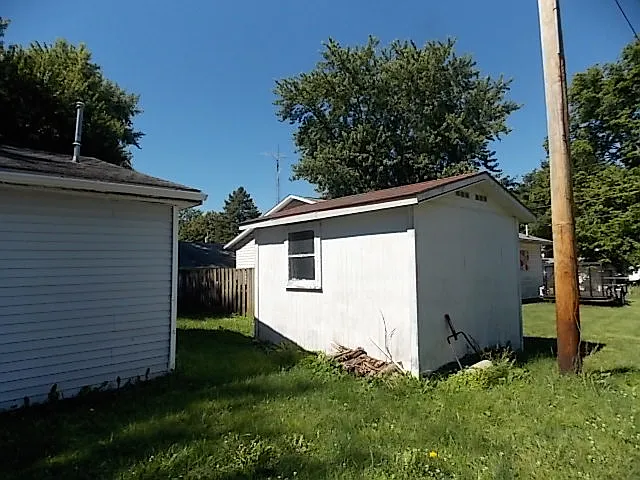 204 N Church St — Photo 3