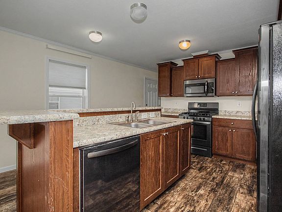 5th image of 26 Nicklaus Ave