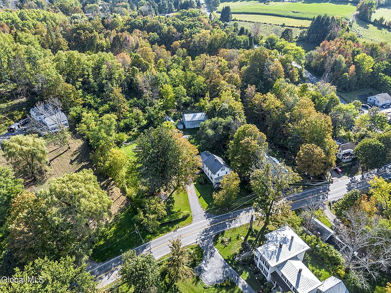 5th image of 698 Mineral Springs Road