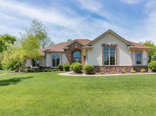 W275N1621 Riverland Dr, Pewaukee, WI 53072