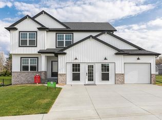826 Bowstring Dr, Marion, IA 52302