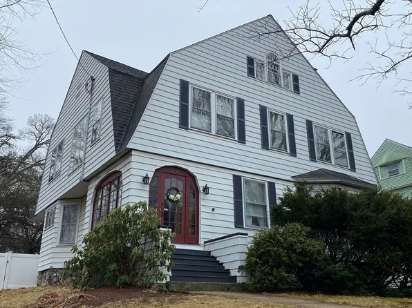 24 Mendon St, Hopedale, MA 01747