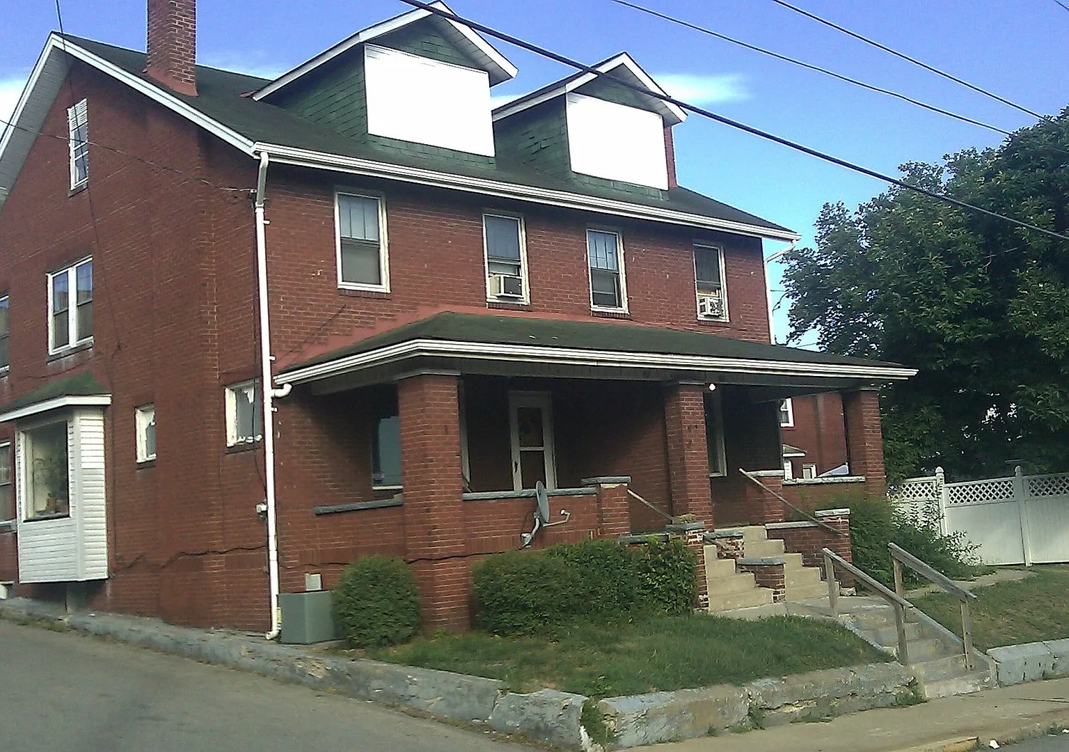 415-417-BLD — Photo 1
