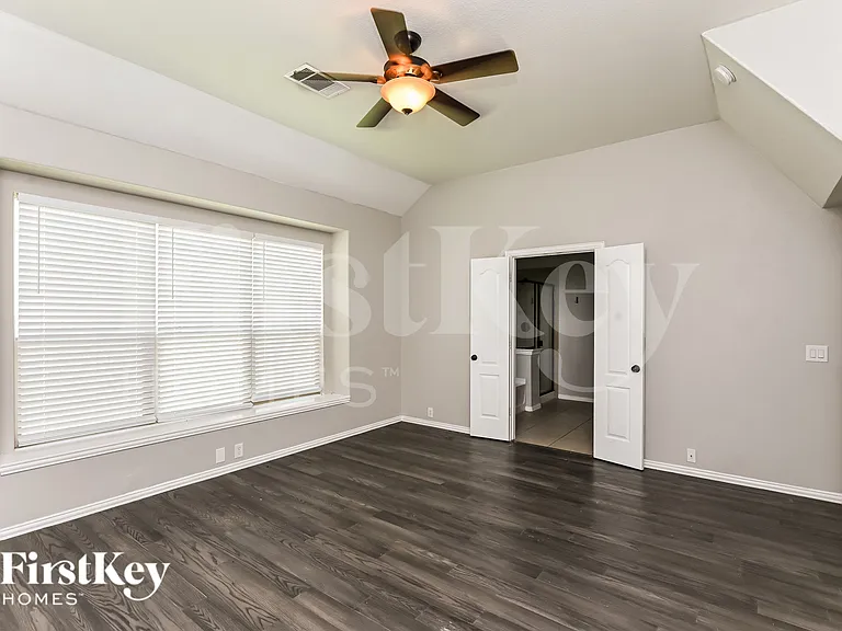 612 Celeste Ln — Photo 16