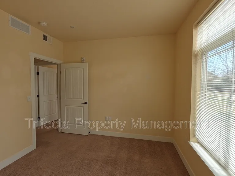 2445 Windrow Dr #A108 — Photo 12