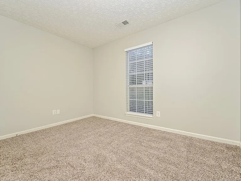 434 Fairhaven Ct — Photo 11