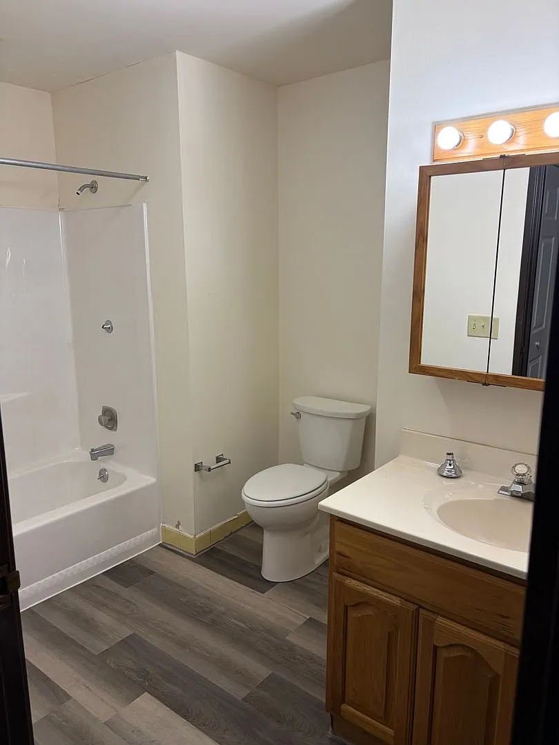 Evergreen Apartments of Hartford, LLC — Photo 3