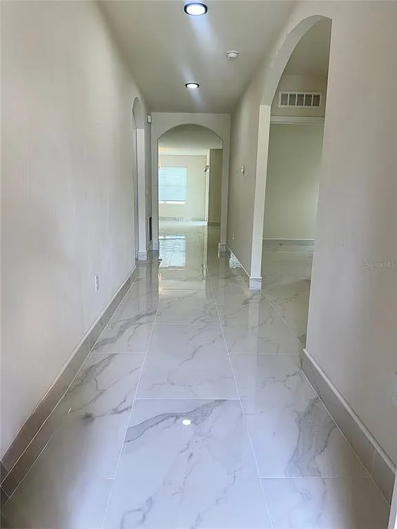 3 bed, 2.0 bath, 1676 sqft, $2,700 — Photo 2