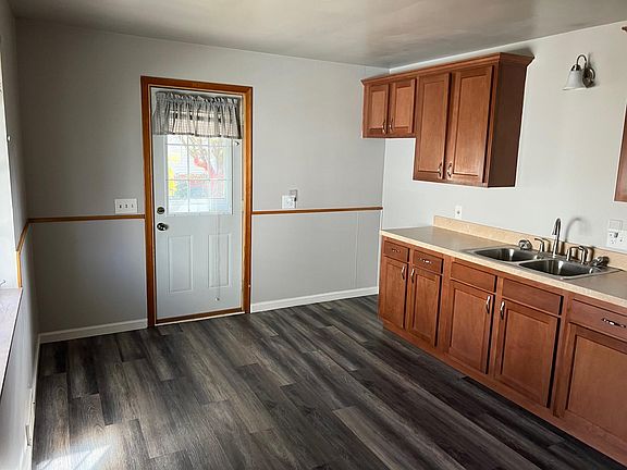 5th image of 316 Mont Royal Dr