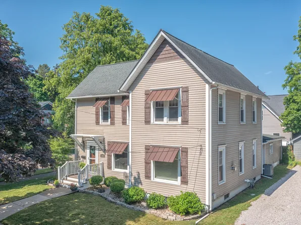 464 Kalamazoo St, South Haven, MI 49090