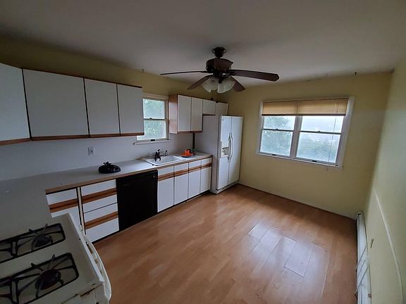 4th image of 76 Gibson Pl