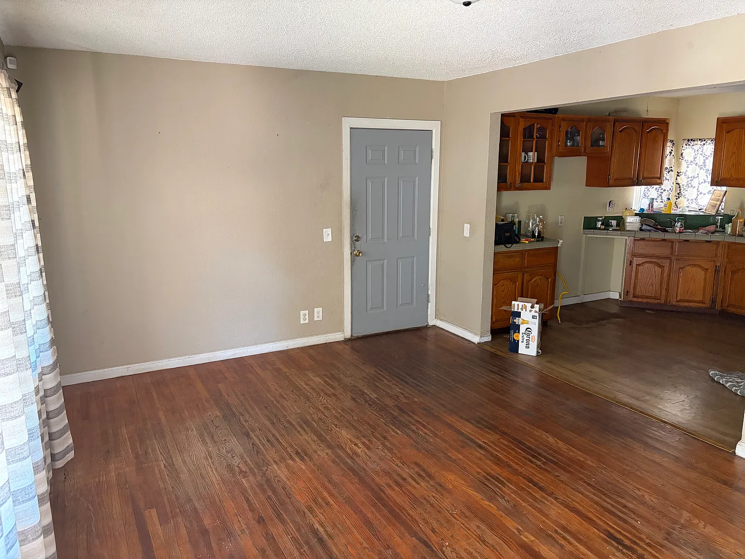 3 bed, 1102 sqft, $2,750 — Photo 3