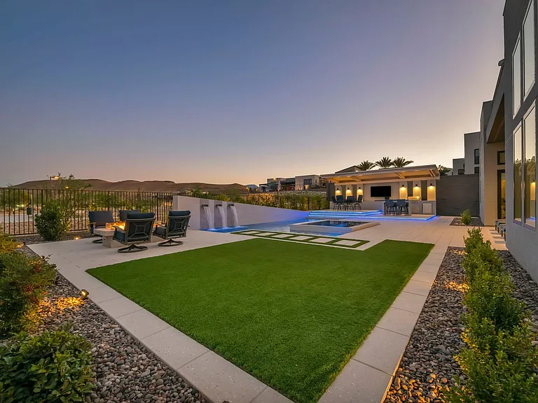 10935 Rossa Peak Ave — Photo 28