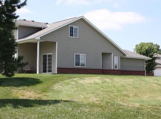 832 Surfside Cir, Lincoln, NE 68528