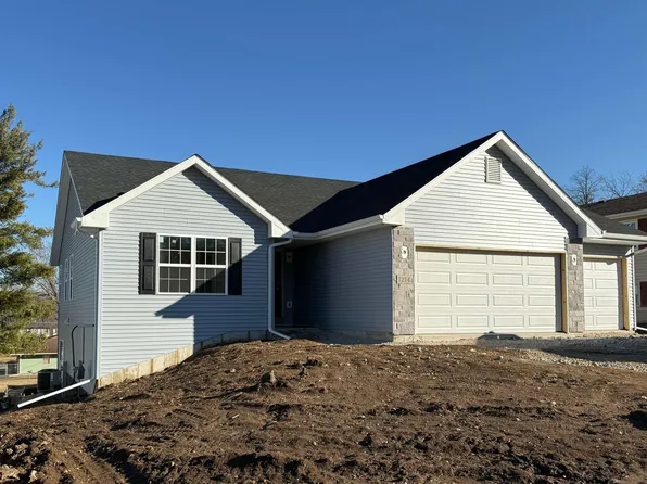 1214 Royal Oaks Dr, Janesville, WI 53548