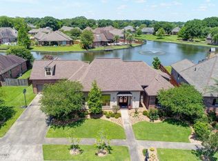 109 Brookhaven Dr, Youngsville, LA 70592
