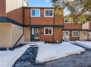 1449 Ridgebrook Dr #124, Ottawa, ON K1B4T1