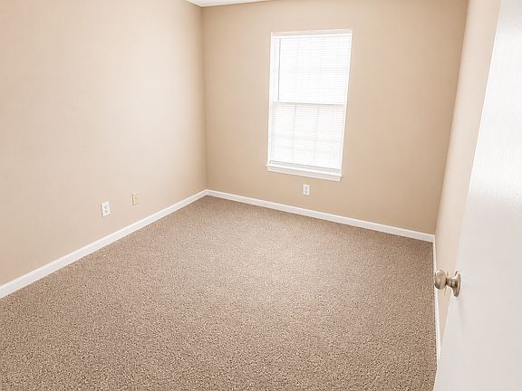 3rd image of 3401 Prestwick Square Dr #14