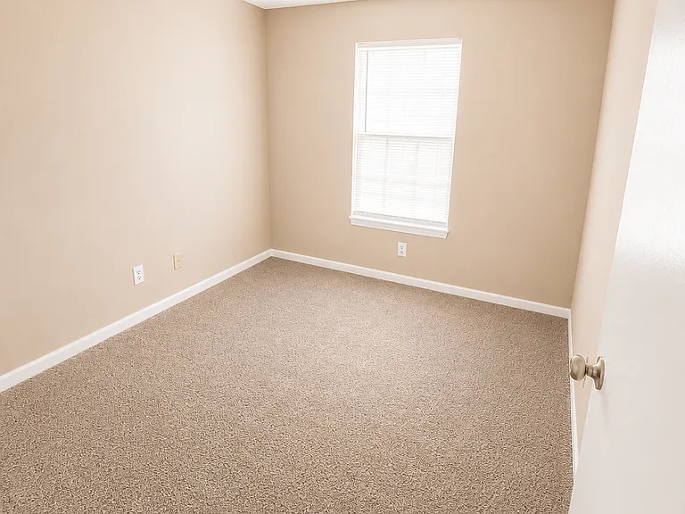 Christopher's Crossing Apartments — Photo 3