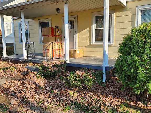 3rd image of 319 Jefferson St