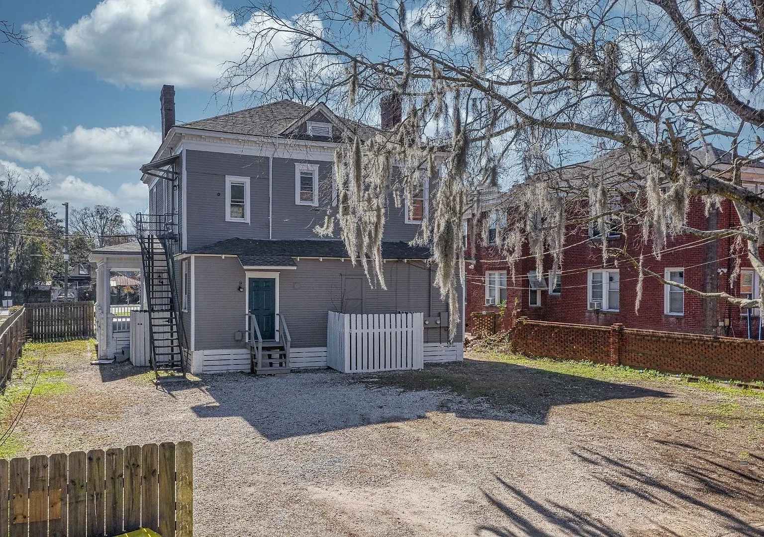 1016 E Anderson St — Photo 3