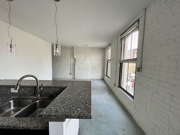 3rd image of 1100 Hull St Unit 221