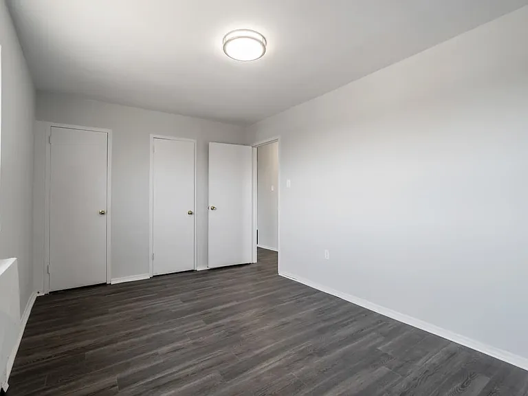 492 Springbank Dr — Photo 10