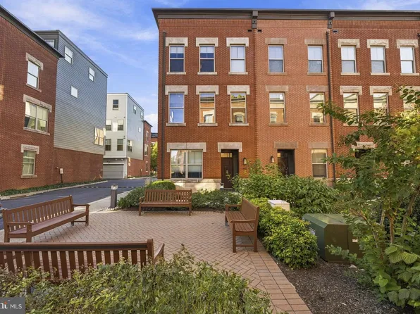 1418 S Leithgow Ter, Philadelphia, PA 19147