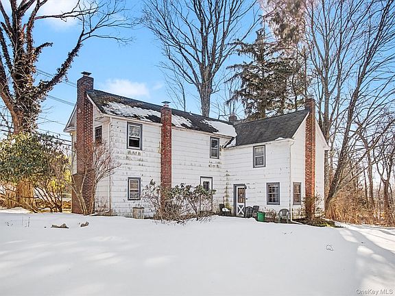 3rd image of 62 N Airmont Road