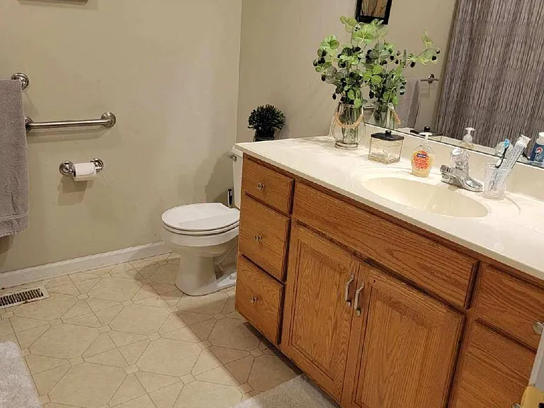 208 Wilsey Ln — Photo 9