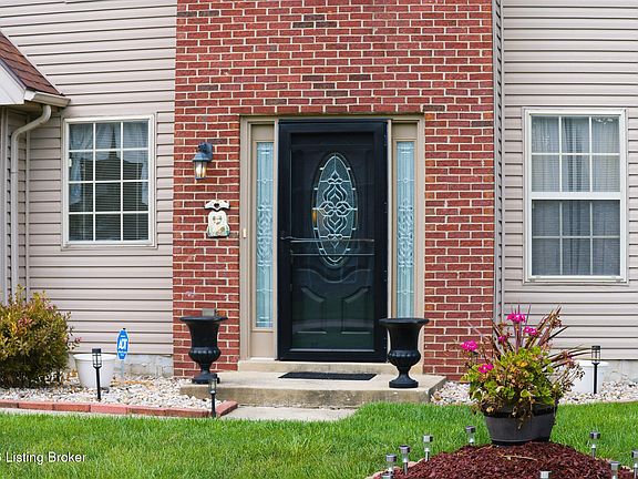 3rd image of 6030 Woodhaven Place Cir