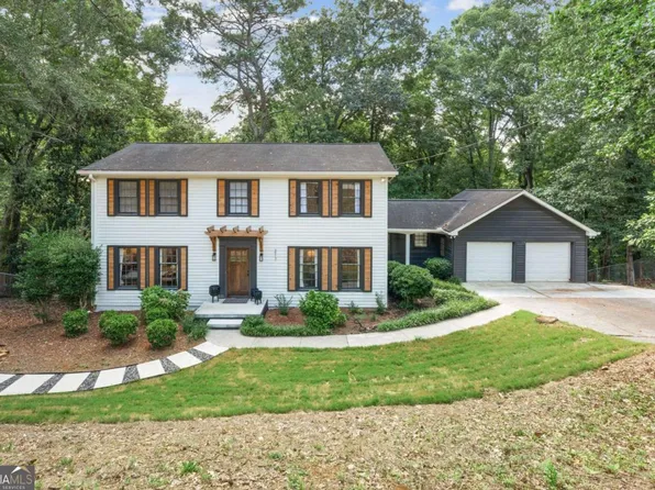 217 Skyland Dr, Roswell, GA 30075