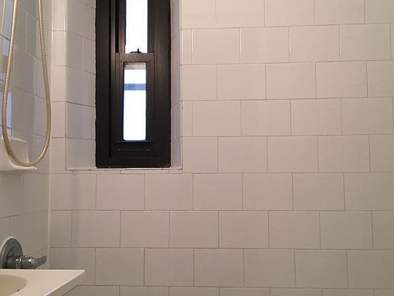 5th image of 14 E 80th St APT 4C