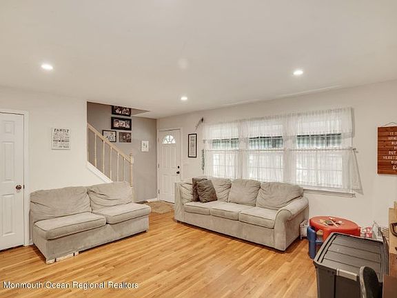 4th image of 695 Northstream Dr