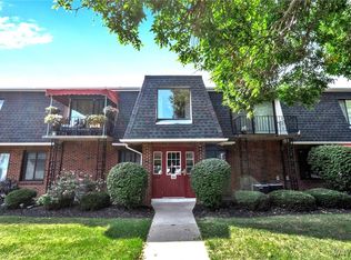37B Foxberry Dr, Getzville, NY