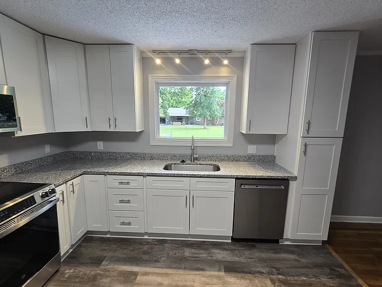 1003 Greenhill St — Photo 7