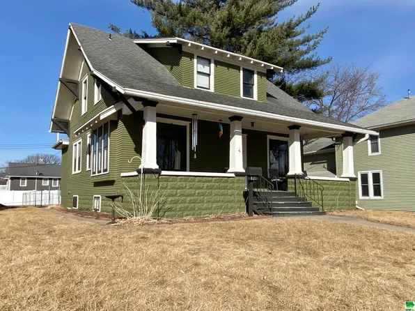 821 1st Ave SE, Le Mars, IA 51031