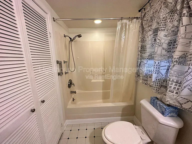 722 N Gordon St — Photo 13