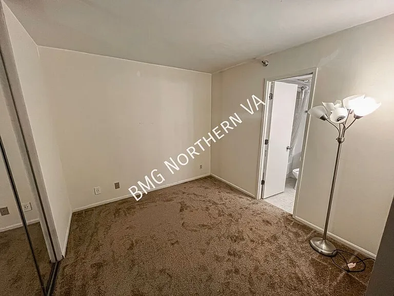 900 N Stafford St #1010 — Photo 9