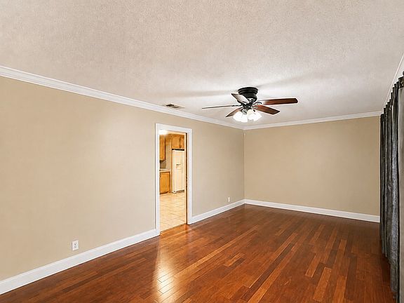 2nd image of 406 SW 11th St