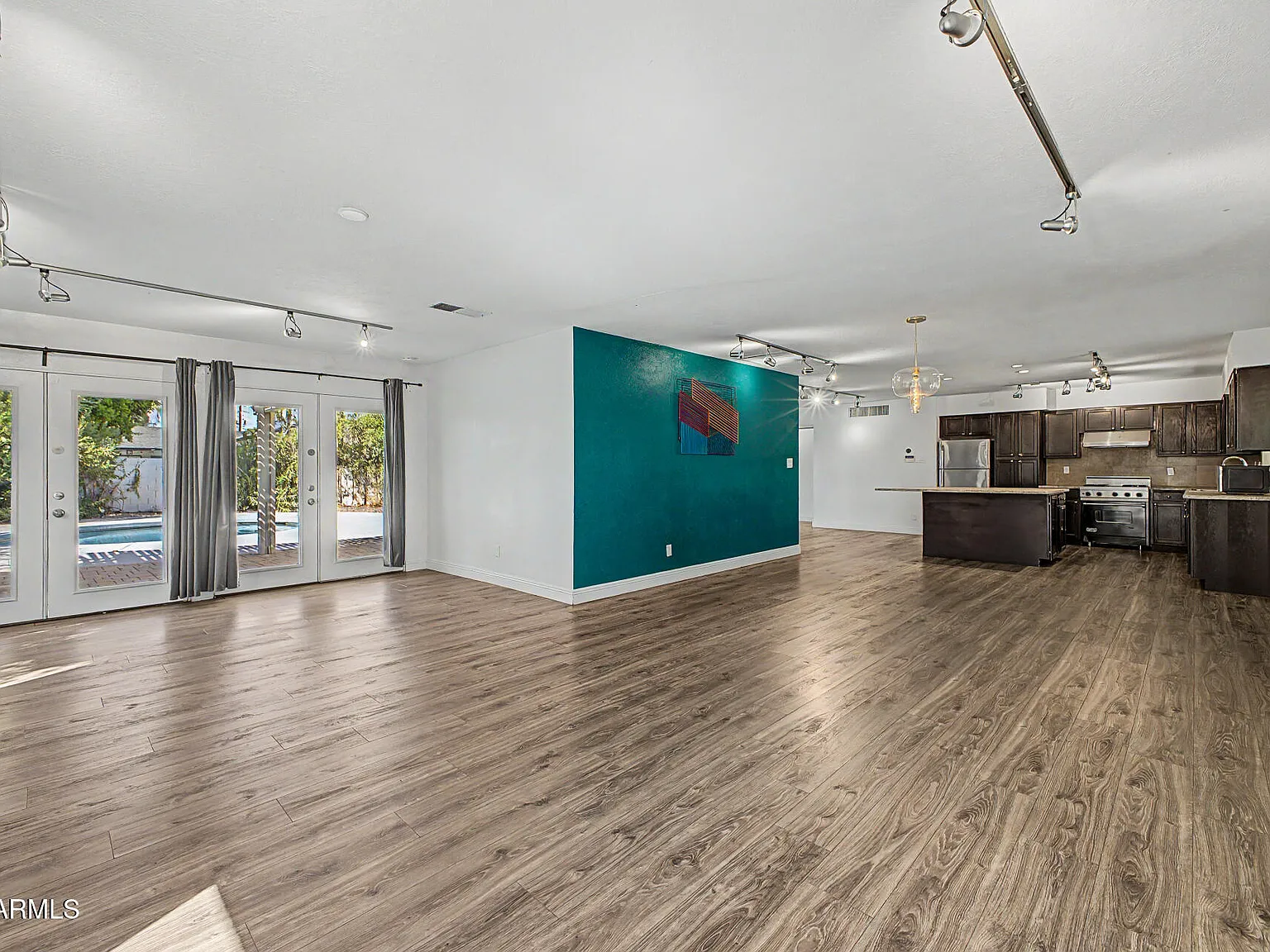 3 bed, 2.5 bath, 2040 sqft, $4,450 — Photo 4