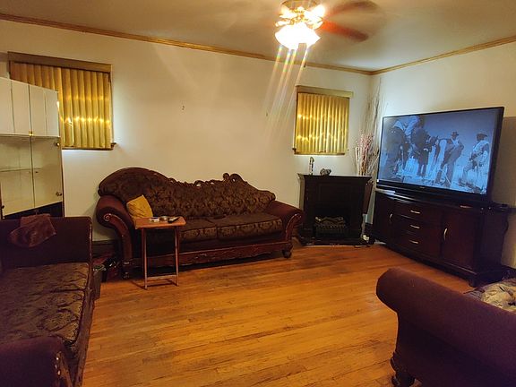 2nd image of 1025 N Lorel Ave